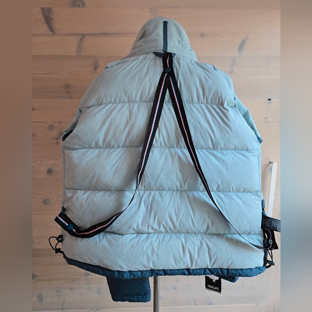 NWT Fourlaps Cover Down Hooded Puffer Jacket with Carrying Straps size Small - Picture 11 of 16
